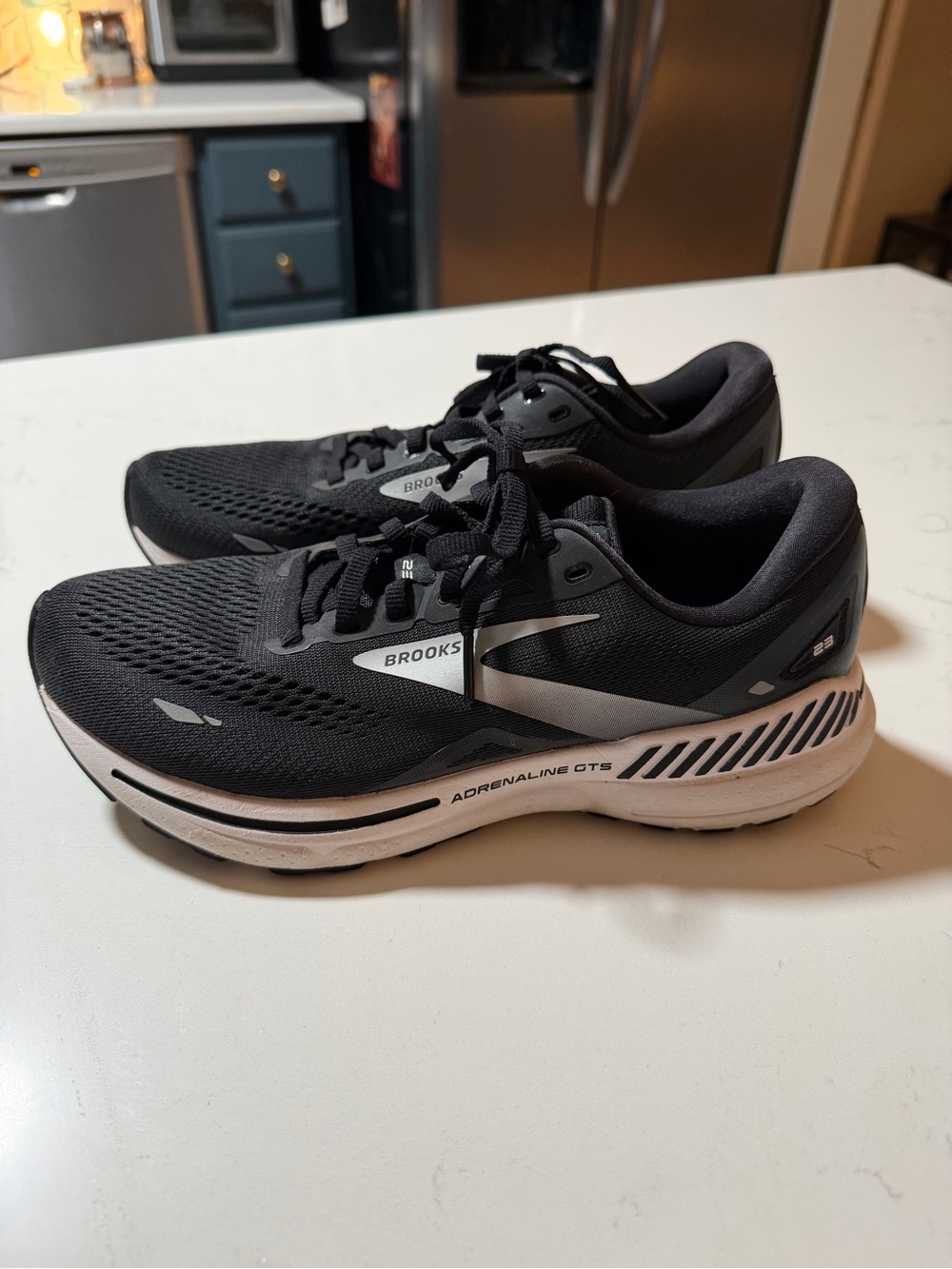 Brooks Black and White Adrenaline GTS 23 Running Shoes|8.5|